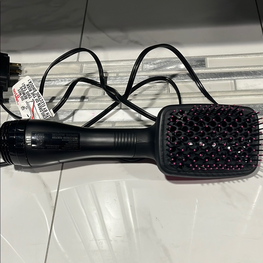 Revlon hairdryer‎ brush attached Black and Pink Hair Dryer Brush